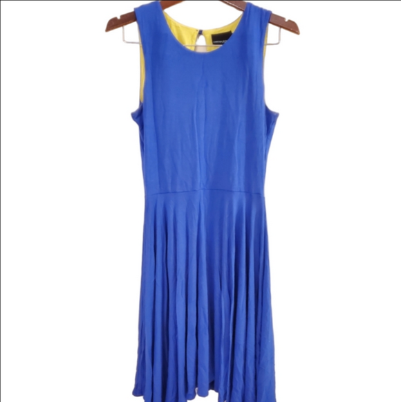 Cynthia Rowley Dresses & Skirts - Cynthia Rowley Flowy Dress